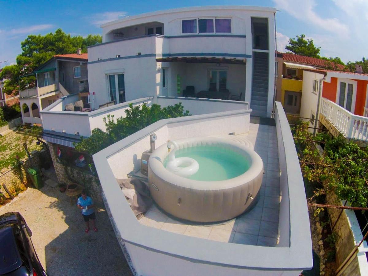 Apartments Kovac Vir Bagian luar foto