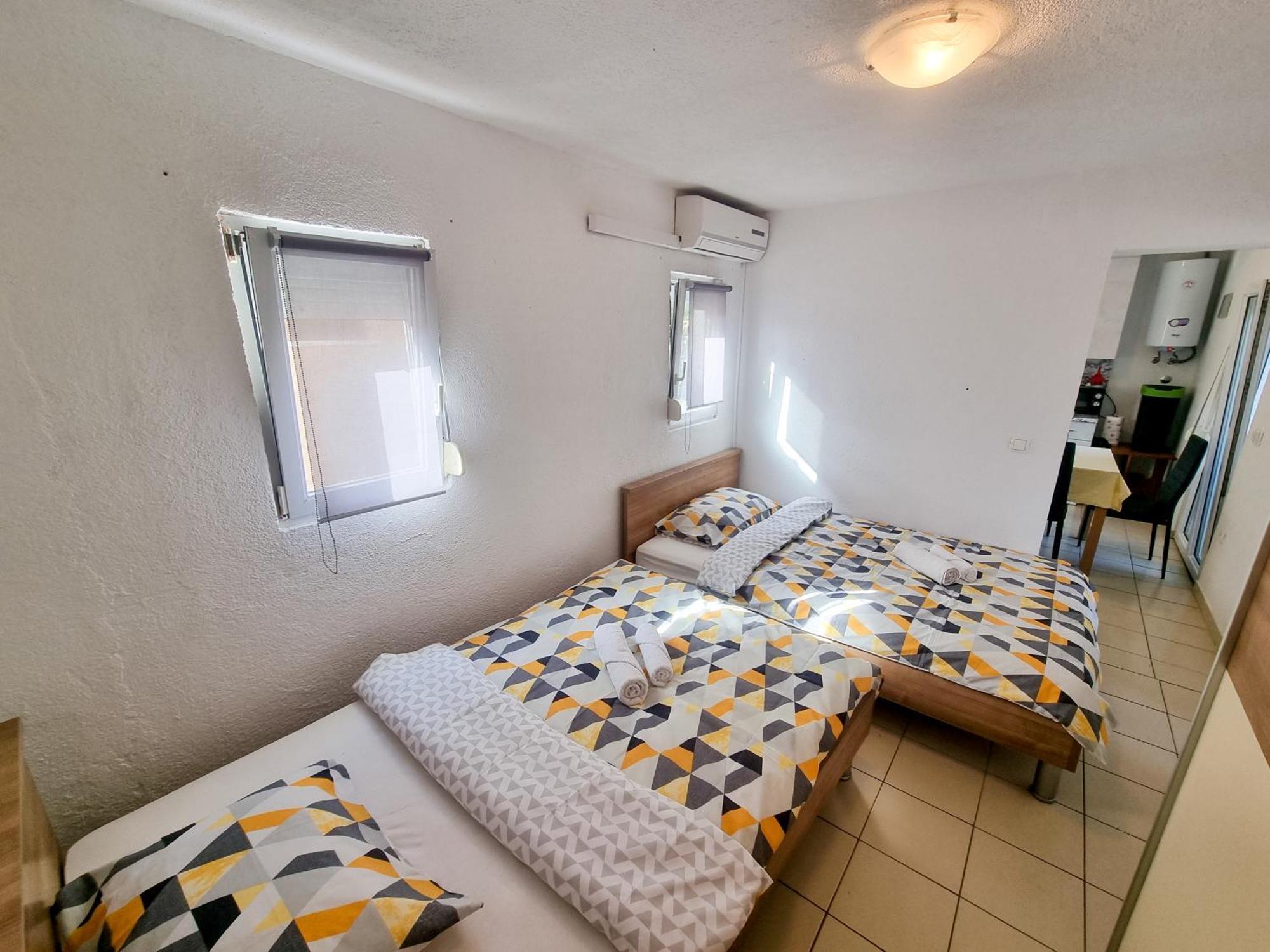 Apartments Kovac Vir Bagian luar foto